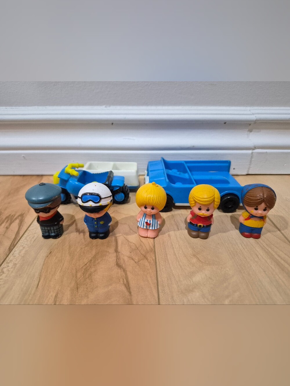 Vintage (1970's) Kenner Tree Tots, 5 people and 2 vehicles